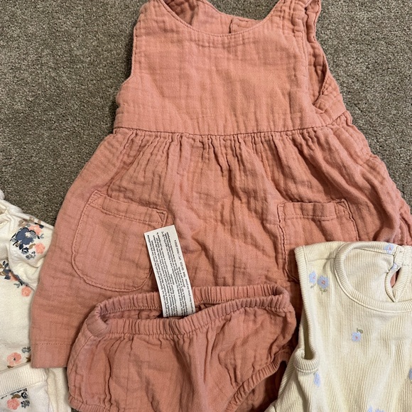 Carter’s Bundle - Picture 4 of 7